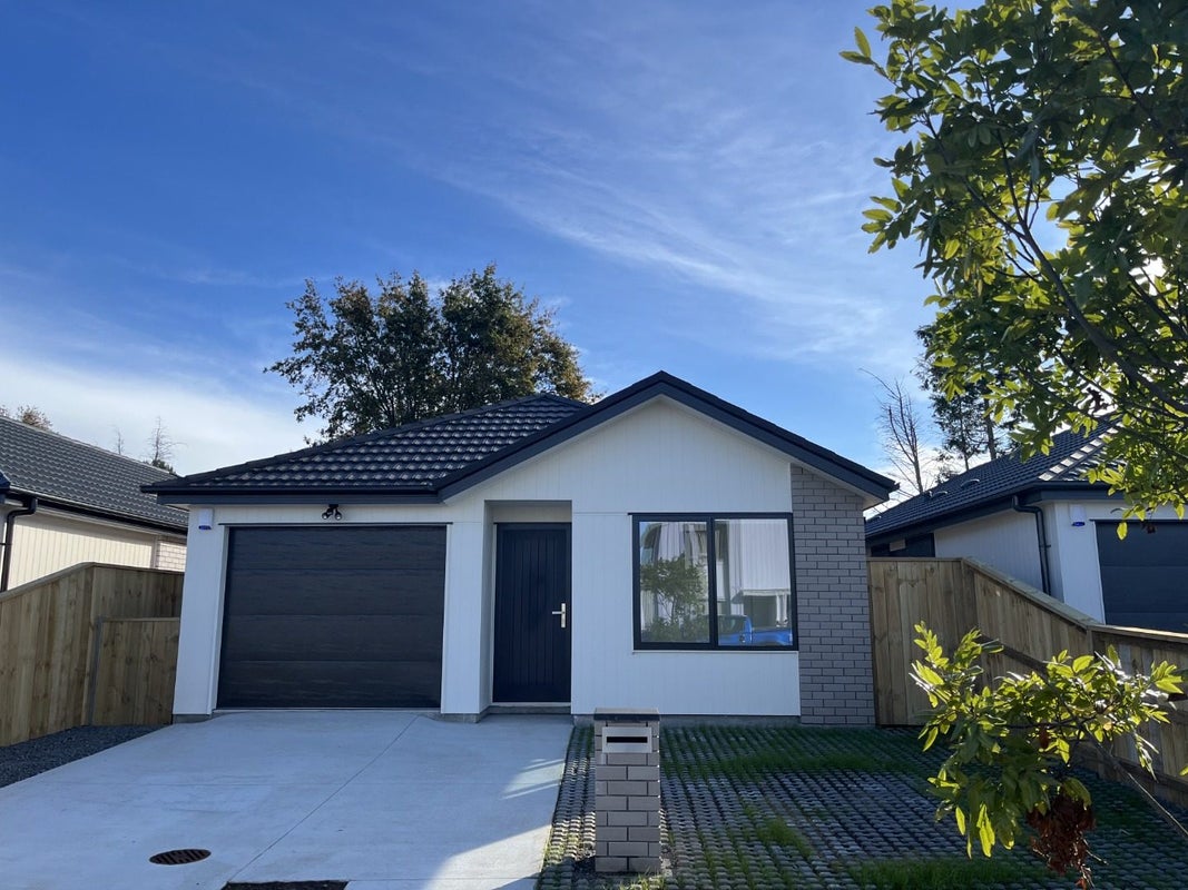 55 Rorotu Avenue, Karaka, Papakura - Carousel 1