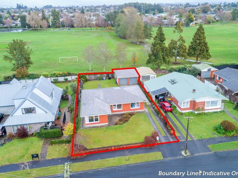 31 Regent Street, Silverdale, Hamilton - Carousel 2