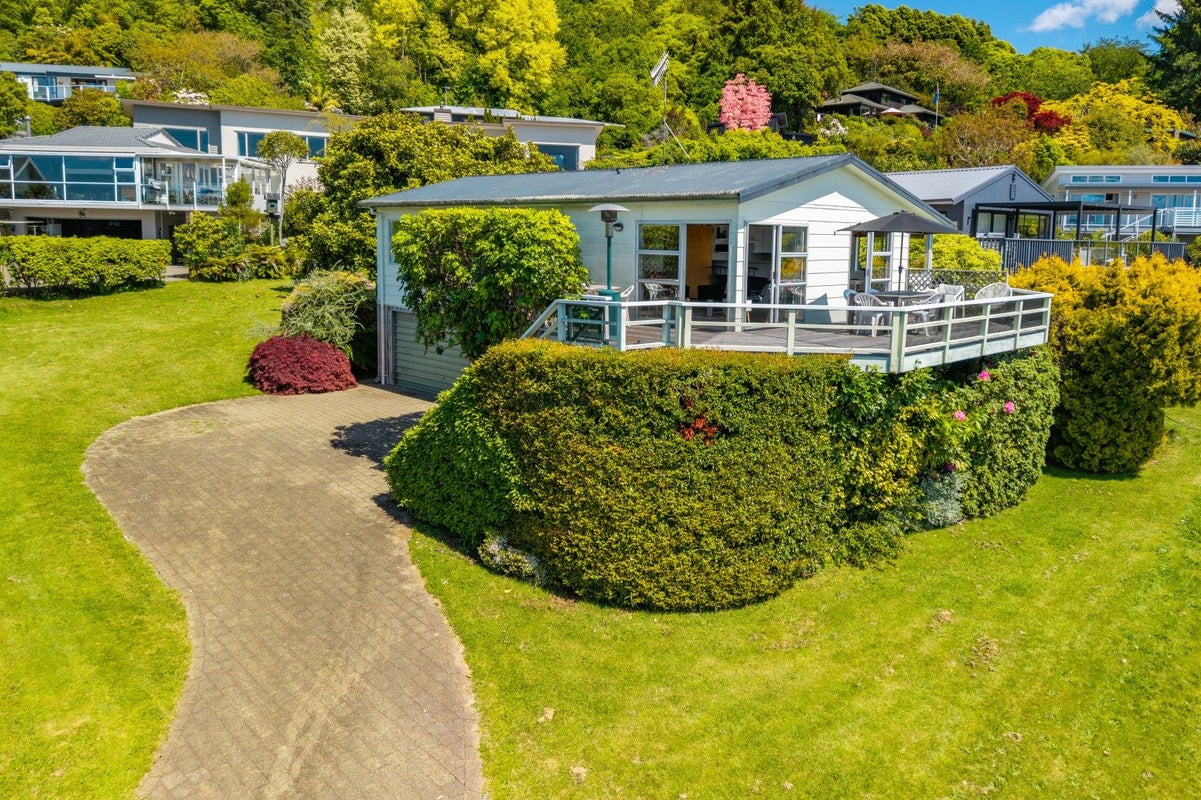 20 Shera Street, Acacia Bay, Taupo - Carousel 2