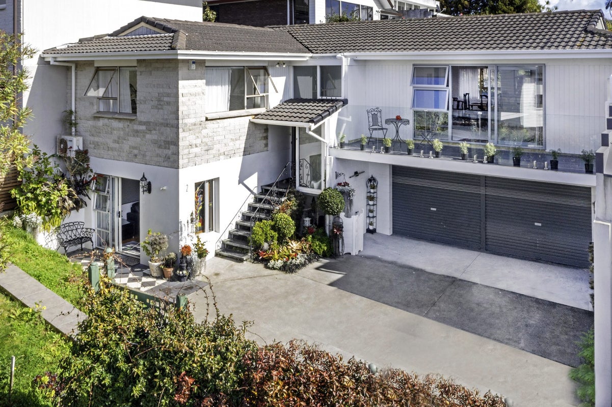2/5 Sunderlands Road, Half Moon Bay, Auckland - Carousel 1