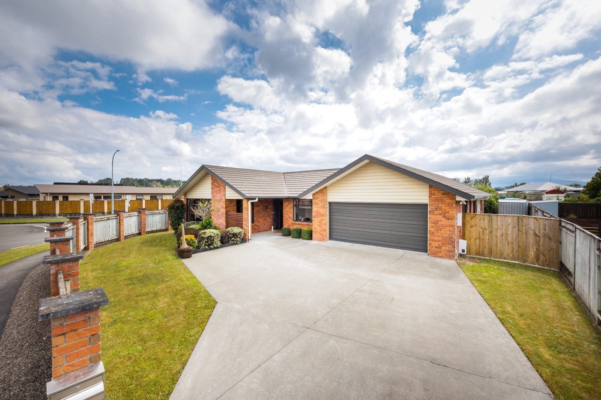78 Geneva Terrace, Kelvin Grove, Palmerston North - Carousel 2