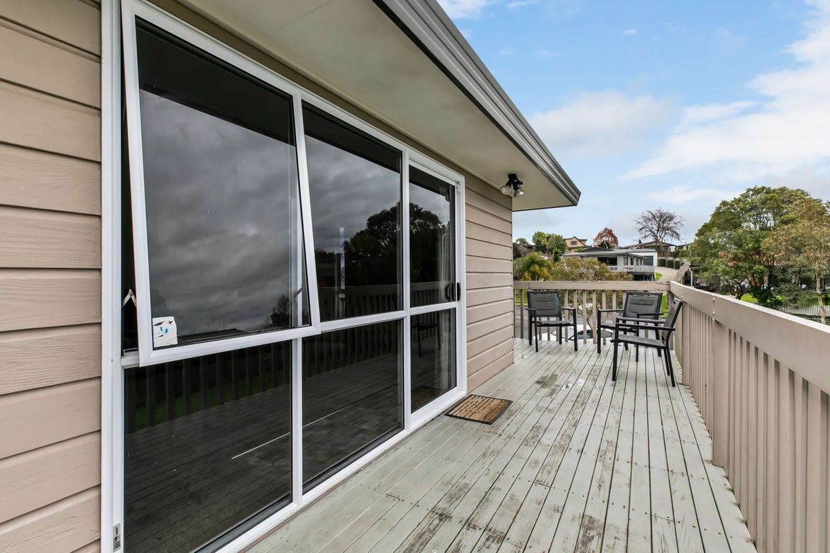 7 Judena Place, Pukete, Hamilton - Carousel 15