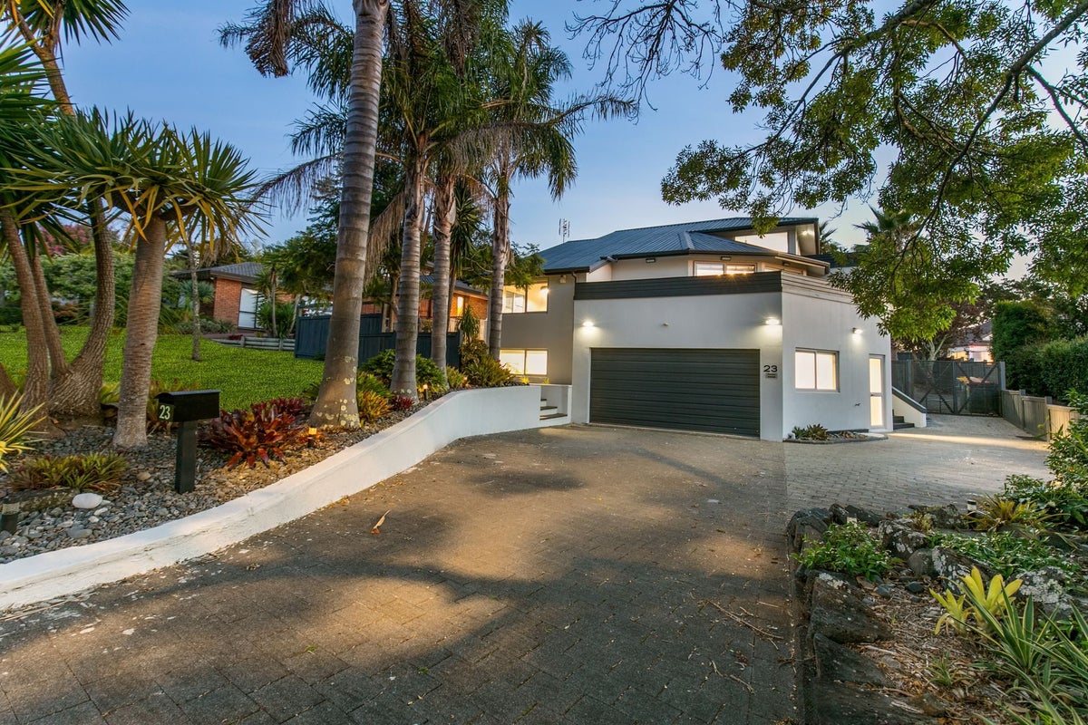 23 Kuripaka Crescent, The Gardens, Auckland - Carousel 1