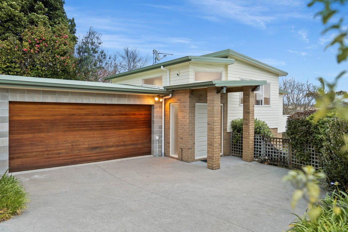 22A Humber Crescent, Gate Pa, Tauranga - Carousel 1