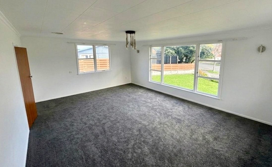 7 Mahia Place, Kelvin Grove, Palmerston North - Carousel 2
