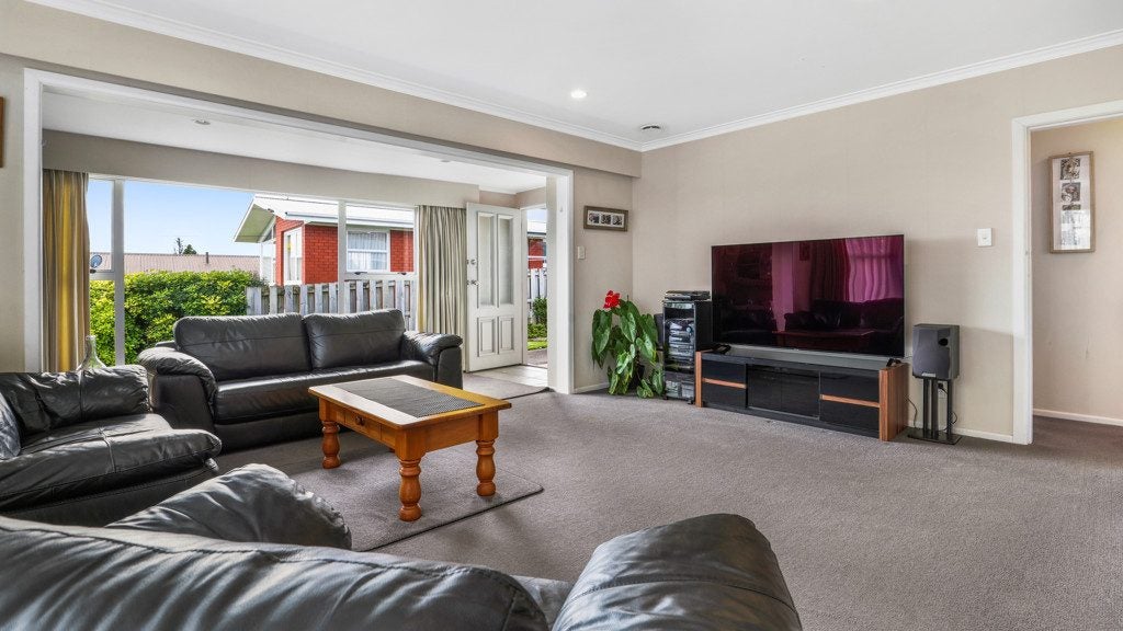 12 Thomson Avenue, Dinsdale, Hamilton - Carousel 2
