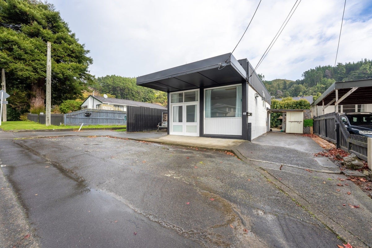 68 Pinehaven Road, Pinehaven, Upper Hutt - Carousel 1