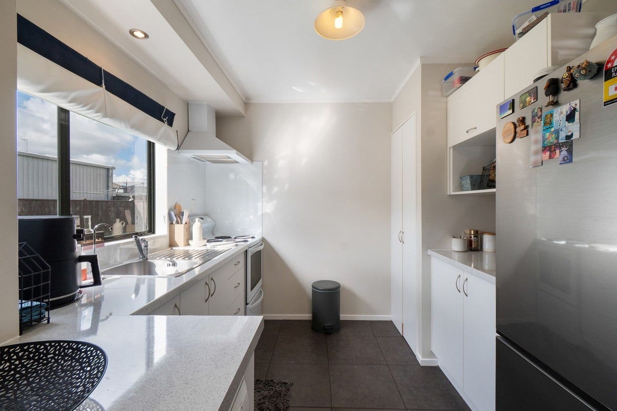 38 Dahlstrom Grove, Kelvin Grove, Palmerston North, Manawatu / Whanganui - Carousel 2