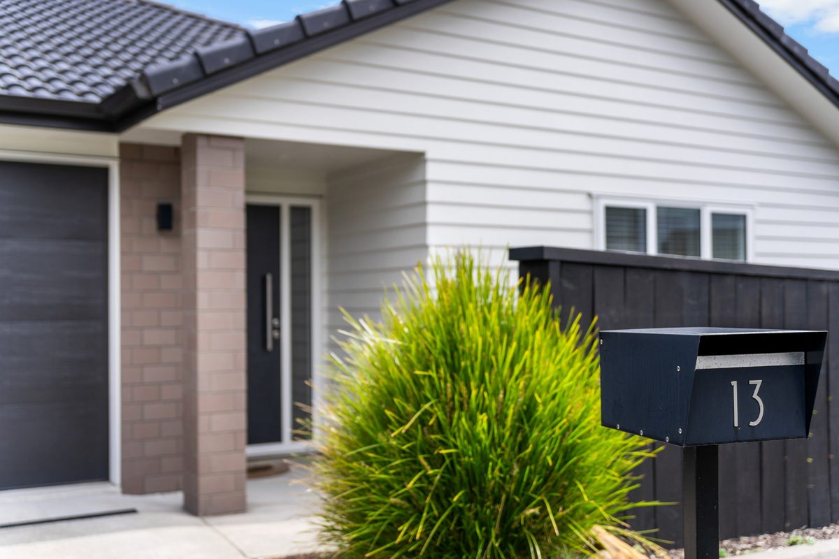 13 Barrels Close, Kumeu - Carousel 1