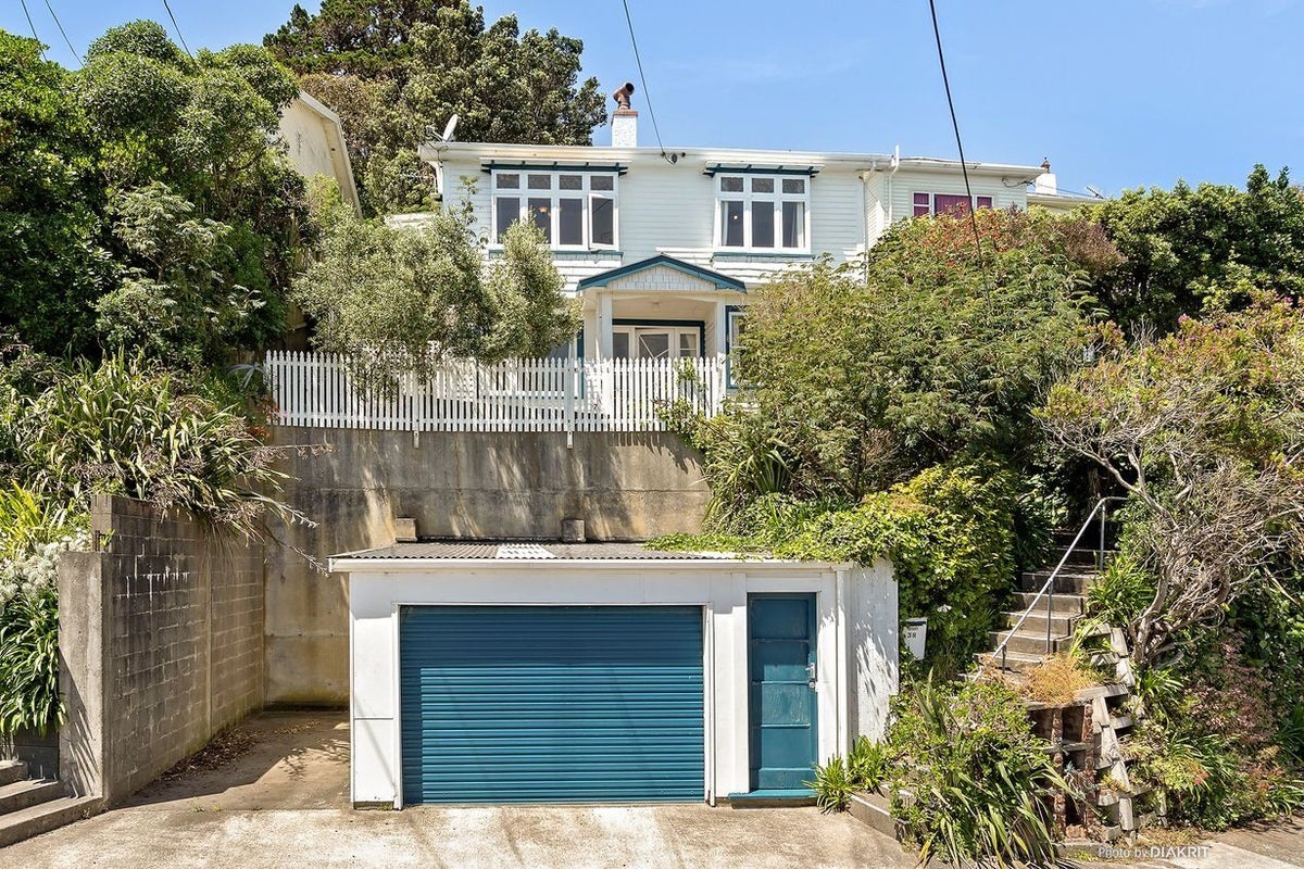 38 Totara Road, Miramar, Wellington - Carousel 1