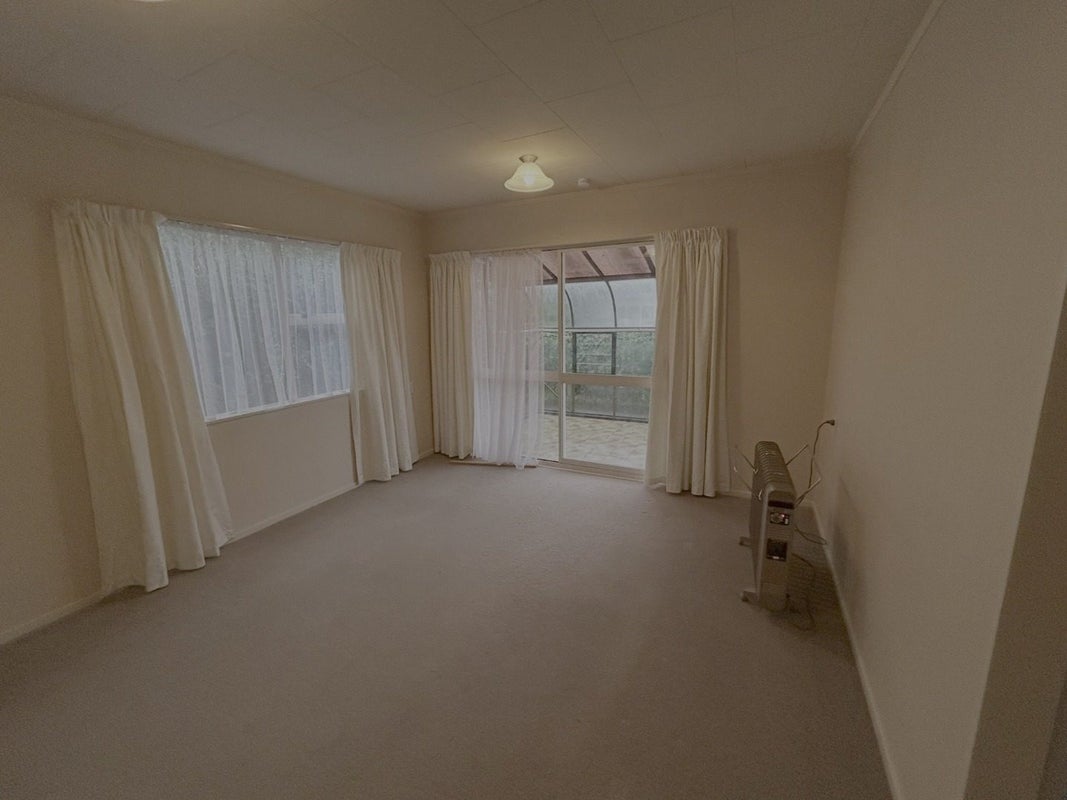 2 Angell Street, Johnsonville, Wellington - Carousel 1