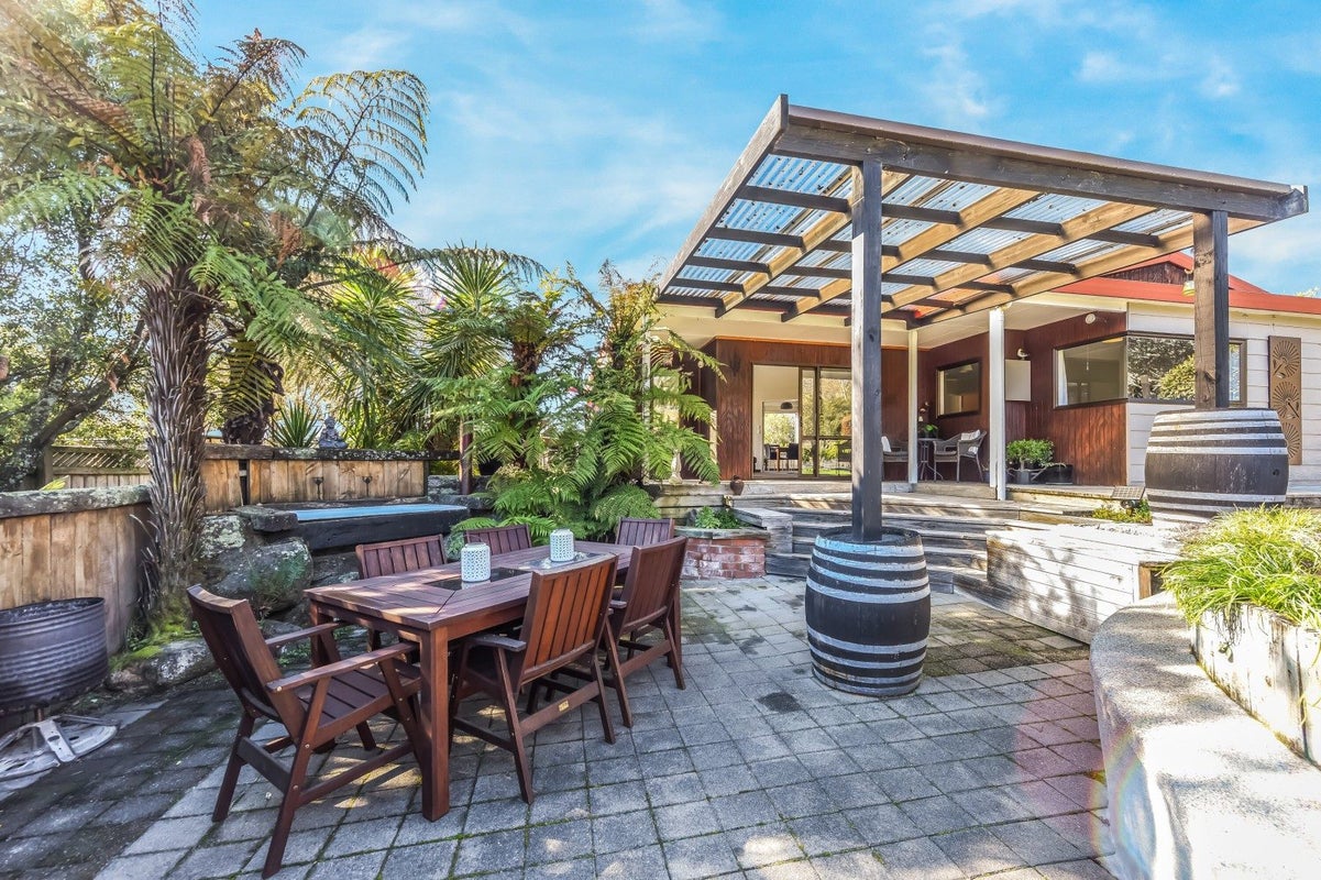21 Mickell Road, Brooklyn - Carousel 1