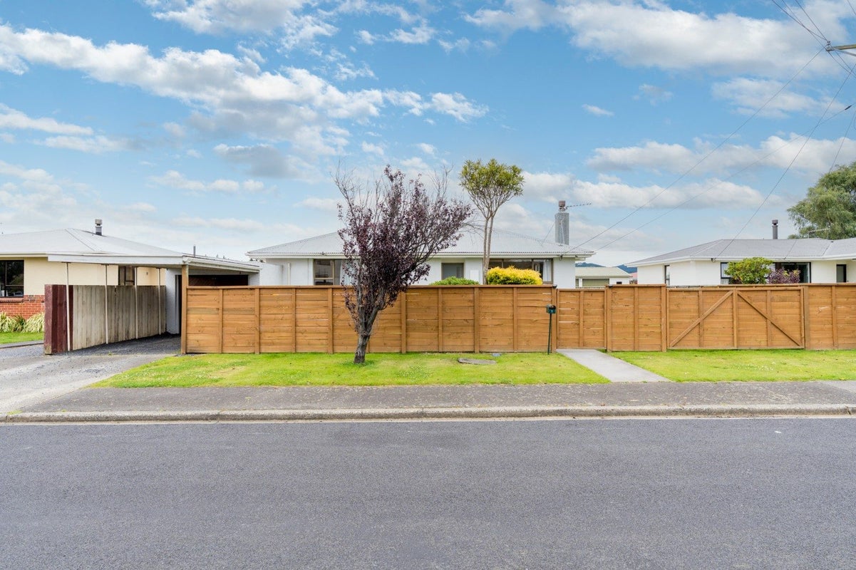 1 Severn Street, Mosgiel, Mosgiel - Carousel 26