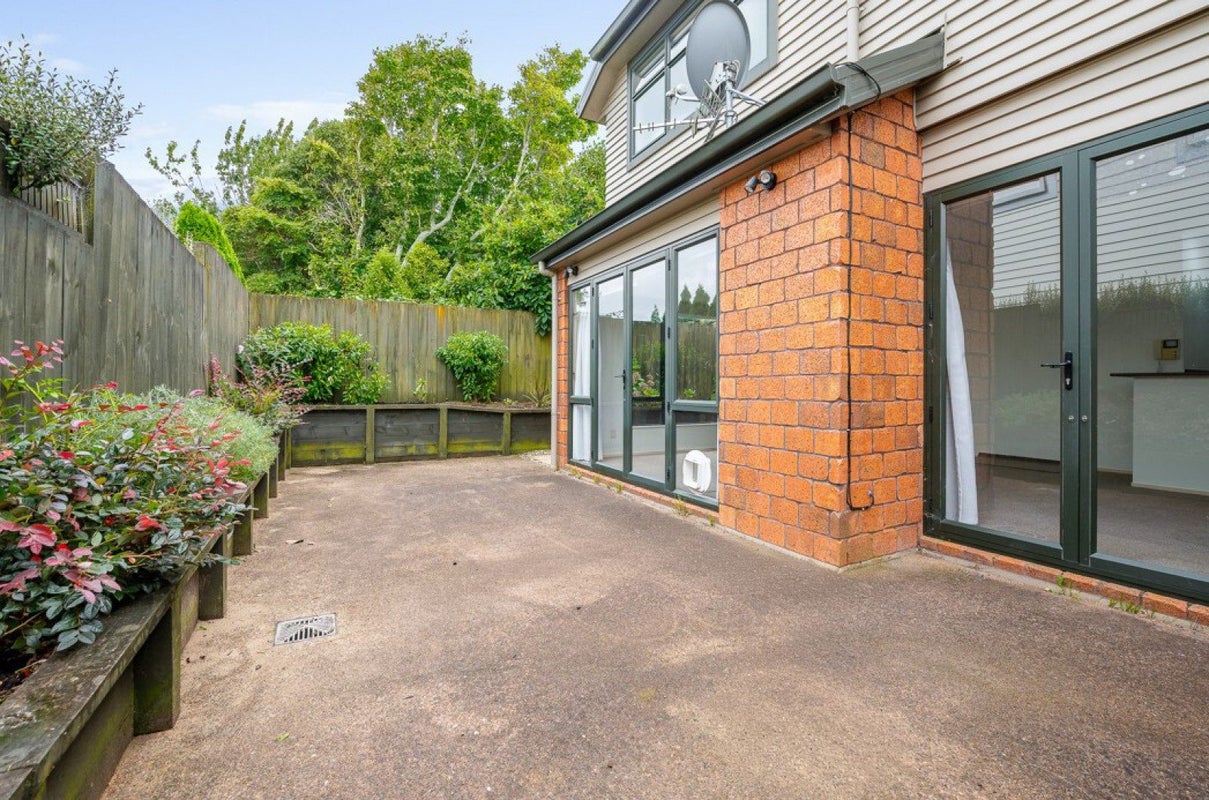 14D Kelvin Place, Hamilton East, Hamilton - Carousel 2
