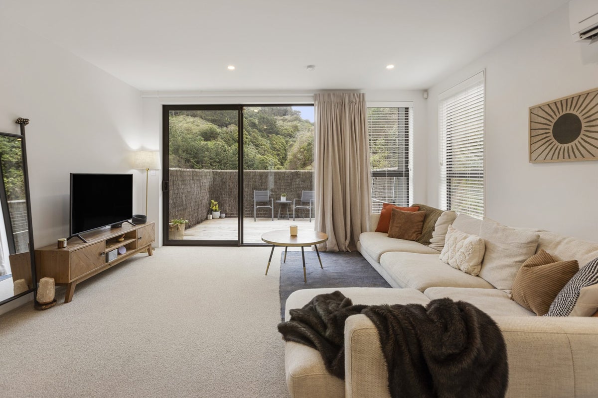 57 Rua Kai Way, Brooklyn, Wellington, Wellington - Carousel 2
