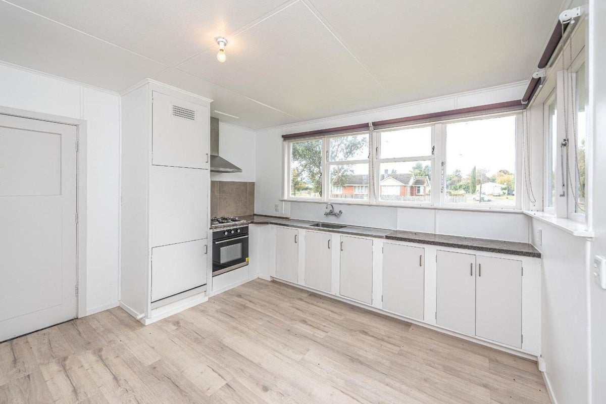 162 Paterson Street, Aramoho, Whanganui - Carousel 2