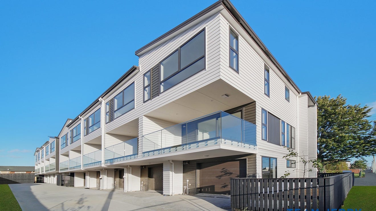 3/2 Fairview Road, Papatoetoe, Auckland - Carousel 1