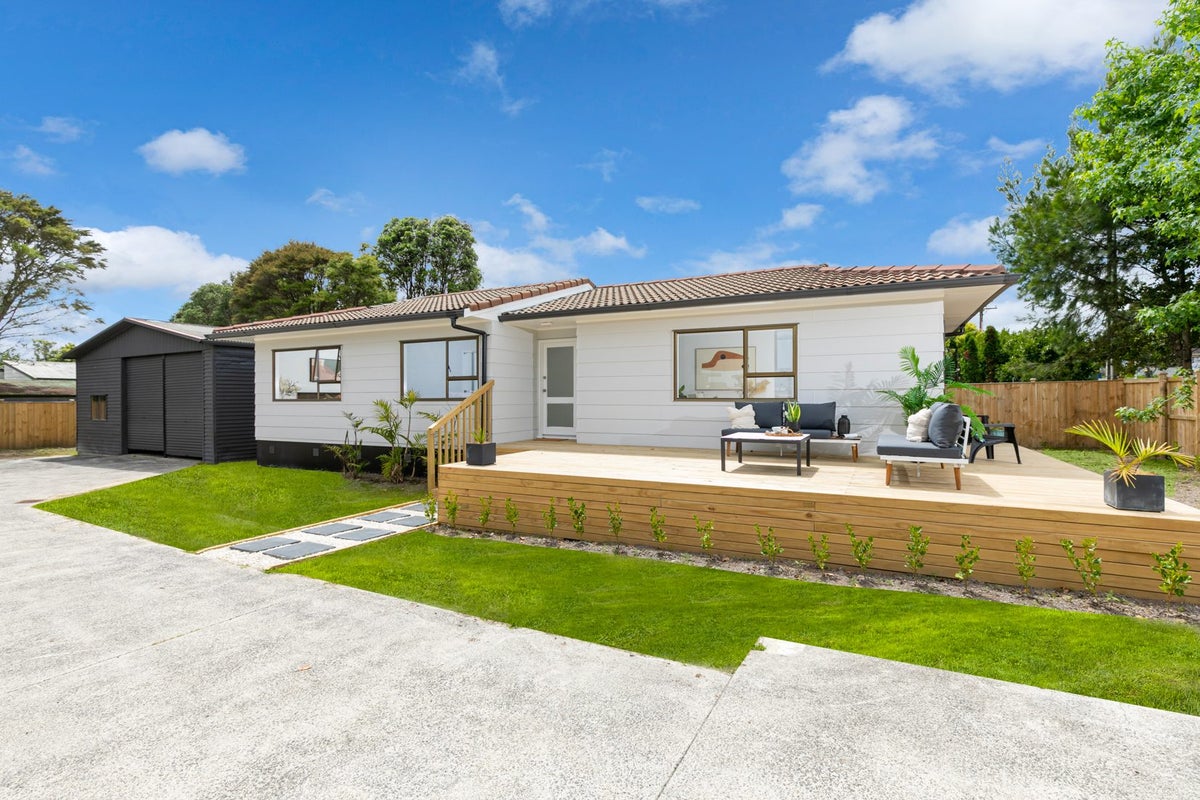561 Swanson Road, Ranui, Auckland - Carousel 1