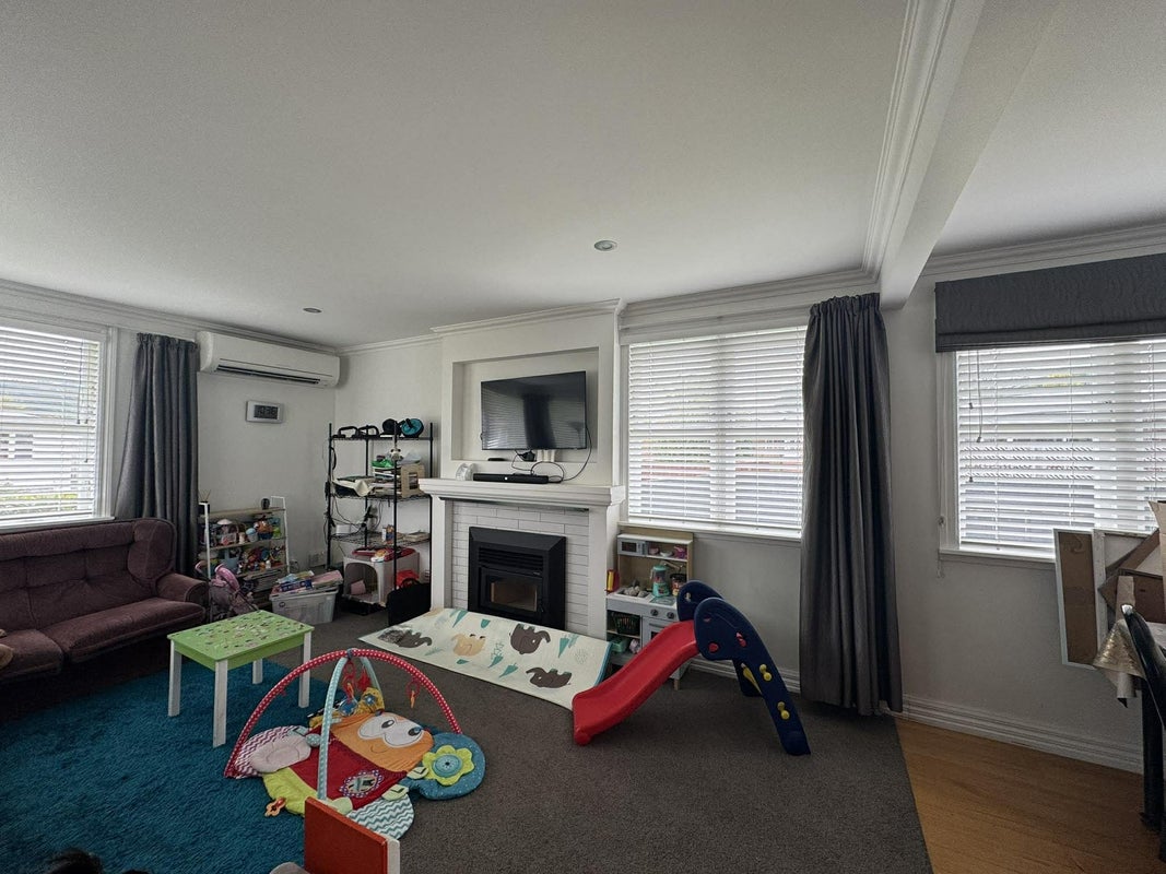 4 Tiwakawaka Grove, Heretaunga, Upper Hutt - Carousel 2