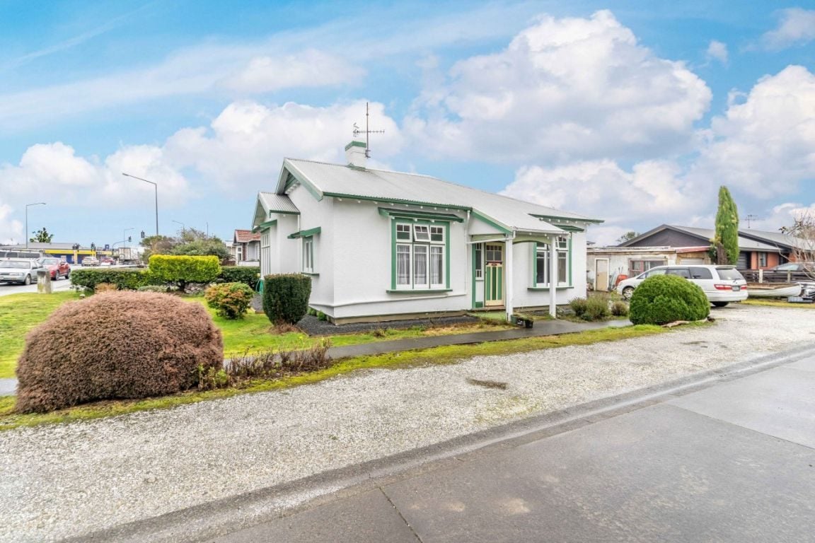 374 Tay Street, Turnbull Thomson Park, Invercargill - Carousel 1