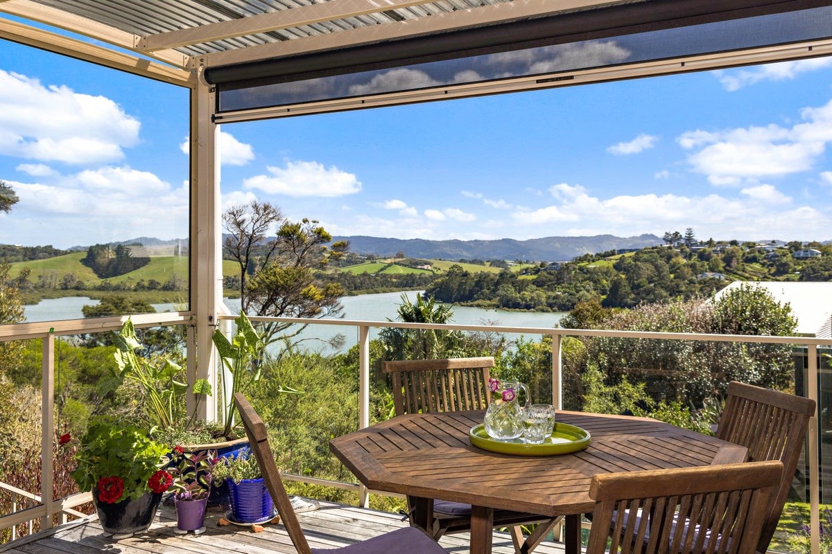 5 Kanuka Road, Sandspit, Warkworth - Carousel 1