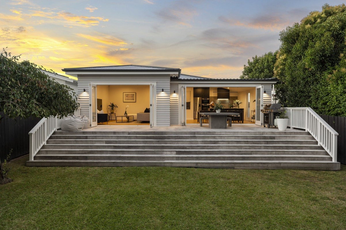 41 Tui Street, Point Chevalier, Auckland - Carousel 2