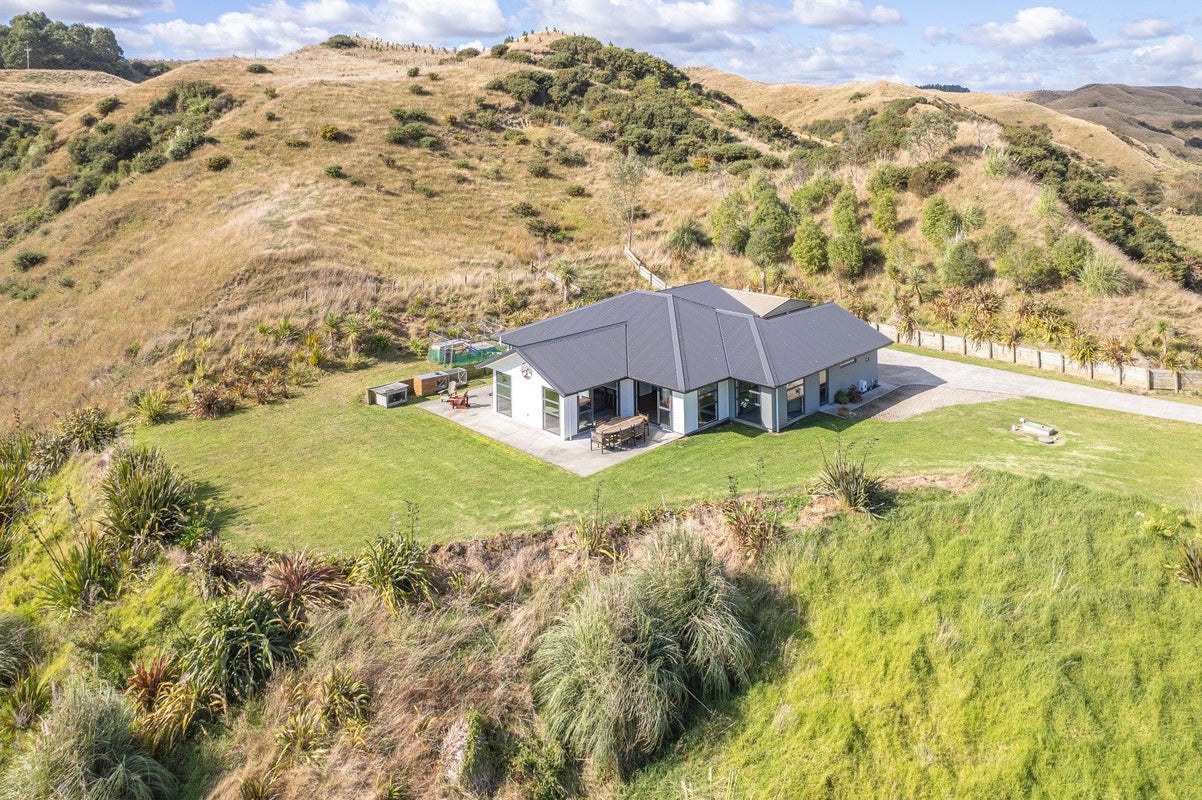 98 Durie Vale Road, Okoia, Whanganui - Carousel 1