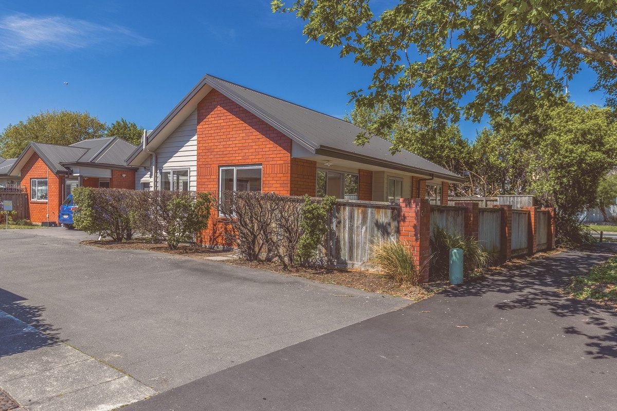 18H Defoe Place, Waltham, Christchurch - Carousel 11