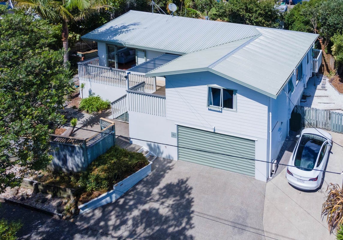 16B D'Oyly Drive, Stanmore Bay, Whangaparaoa - Carousel 1