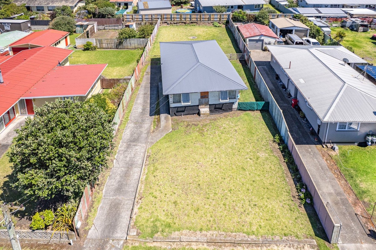 23 Raupo Street, Castlecliff, Whanganui, Manawatu / Whanganui - Carousel 1