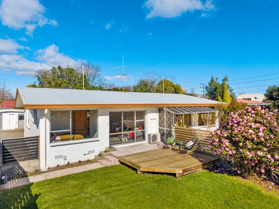 2/29 Ward Street, Springlands, Blenheim - Carousel 1