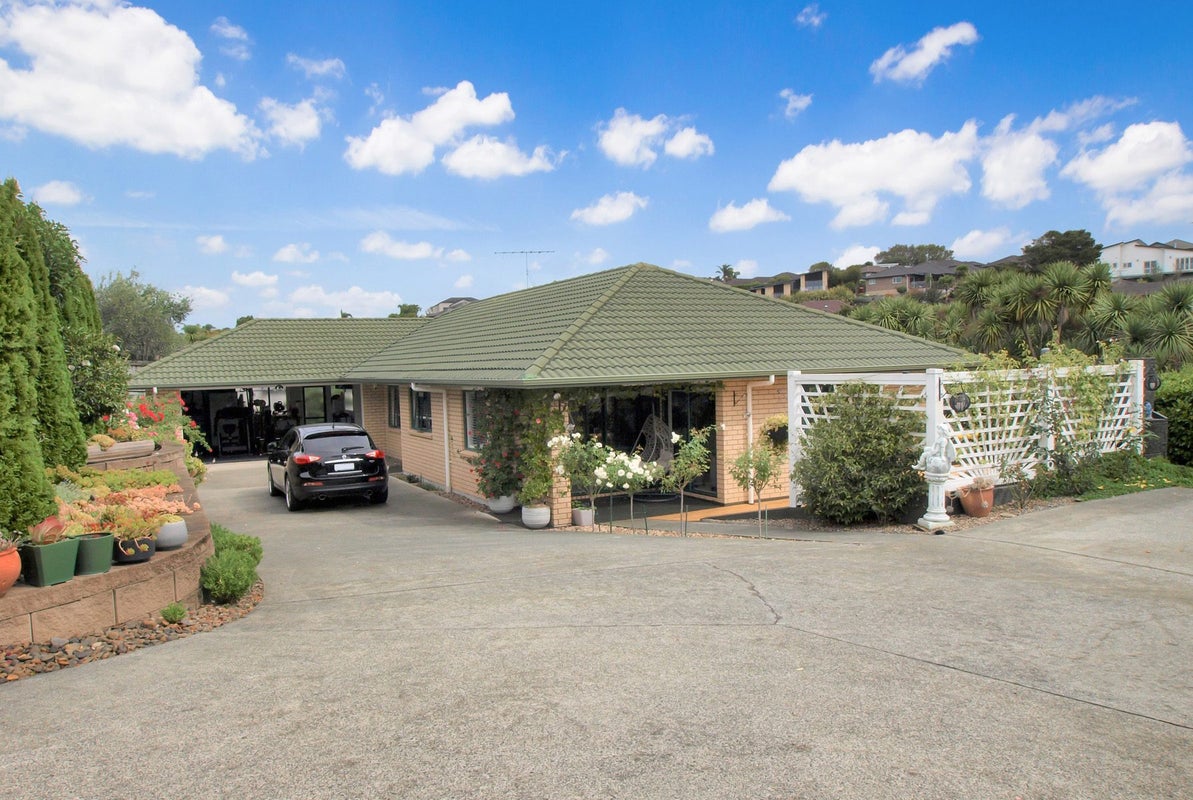 15 Ina Ville Drive, Pukekohe, Pukekohe - Carousel 1