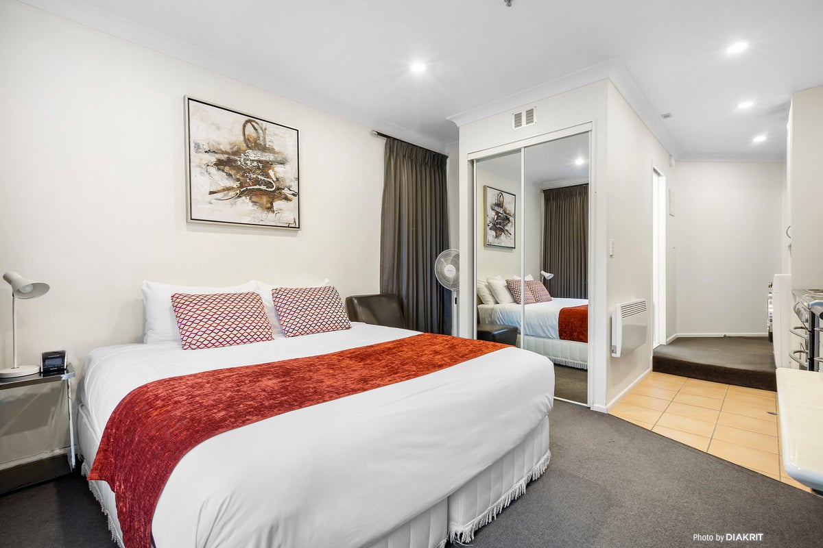 7H/120 The Terrace, Wellington Central, Wellington - Carousel 2