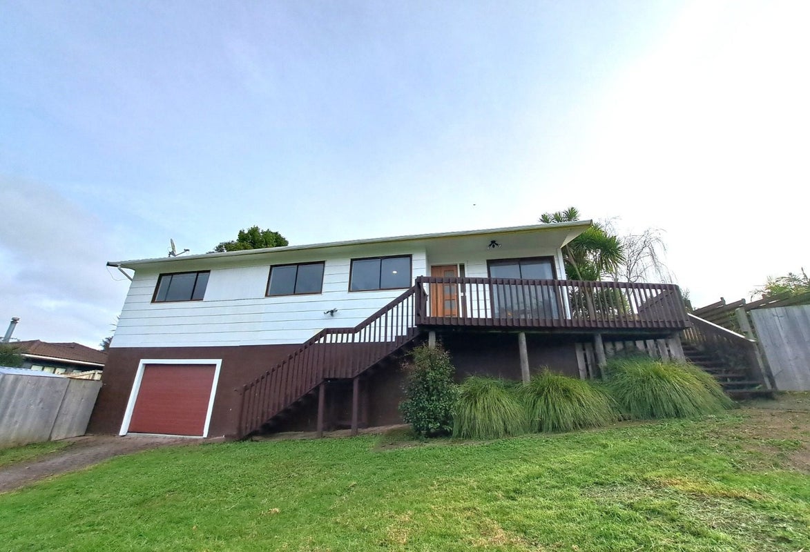 12 Wilkinson Way, Browns Bay, Auckland - Carousel 1