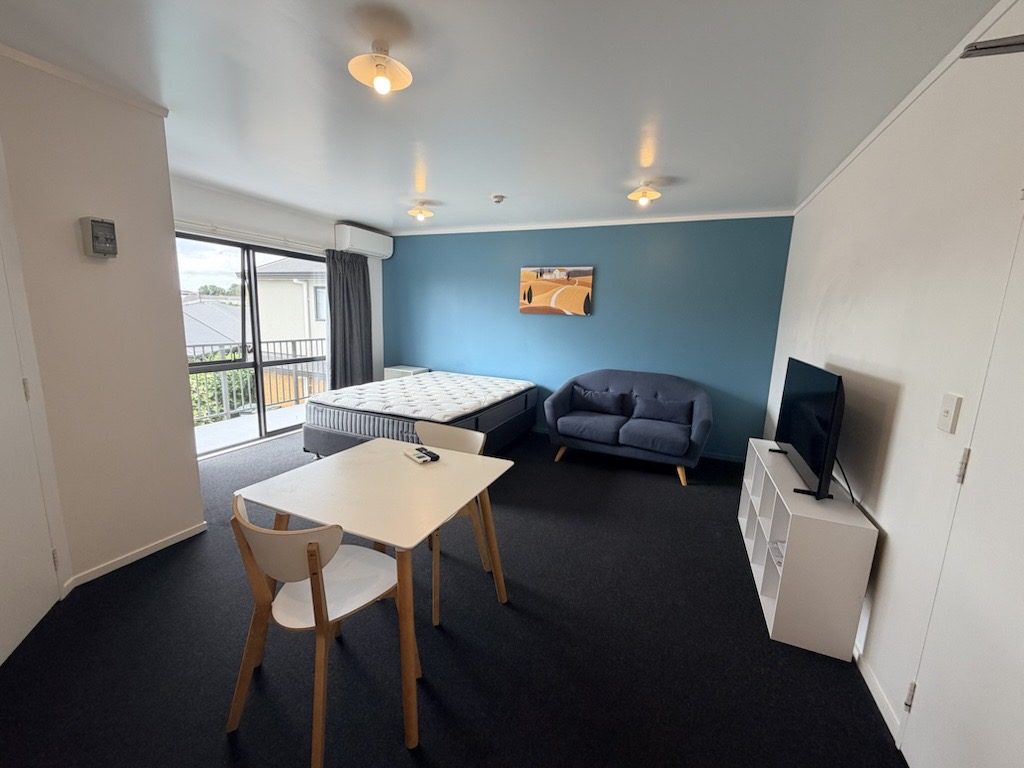 35 Jones Crescent, Melville, Hamilton - Carousel 2