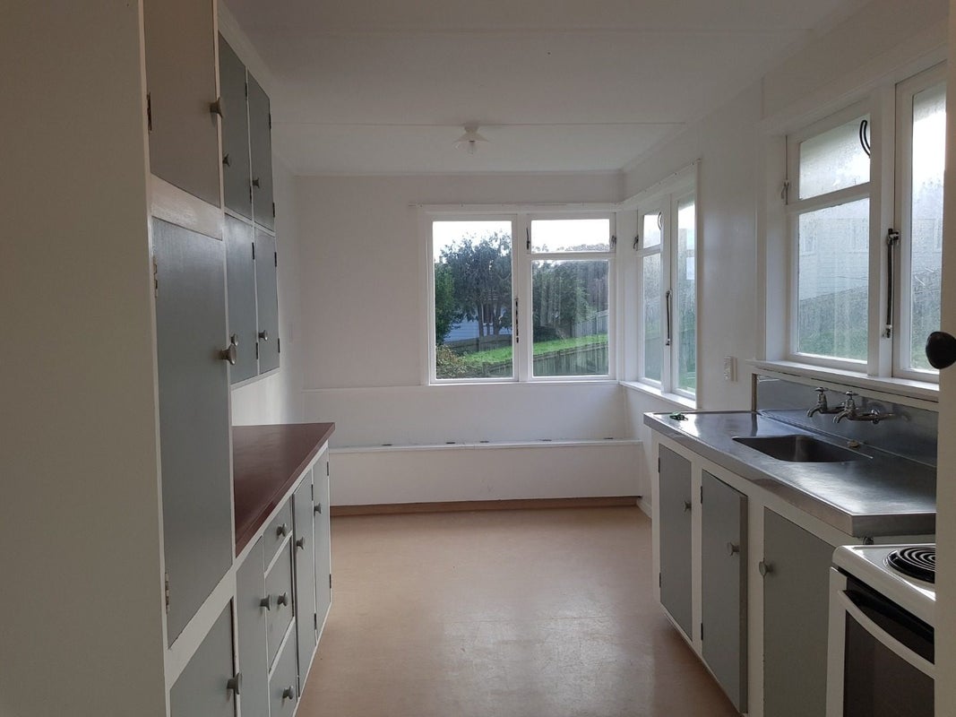133 Warspite Avenue, Waitangirua, Porirua - Carousel 2