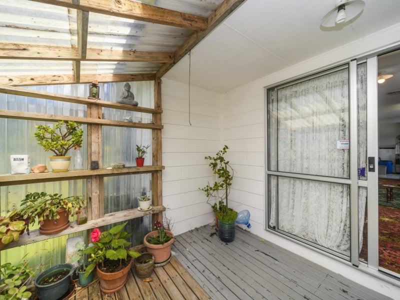 11 Pluto Place, Milson, Palmerston North - Carousel 2