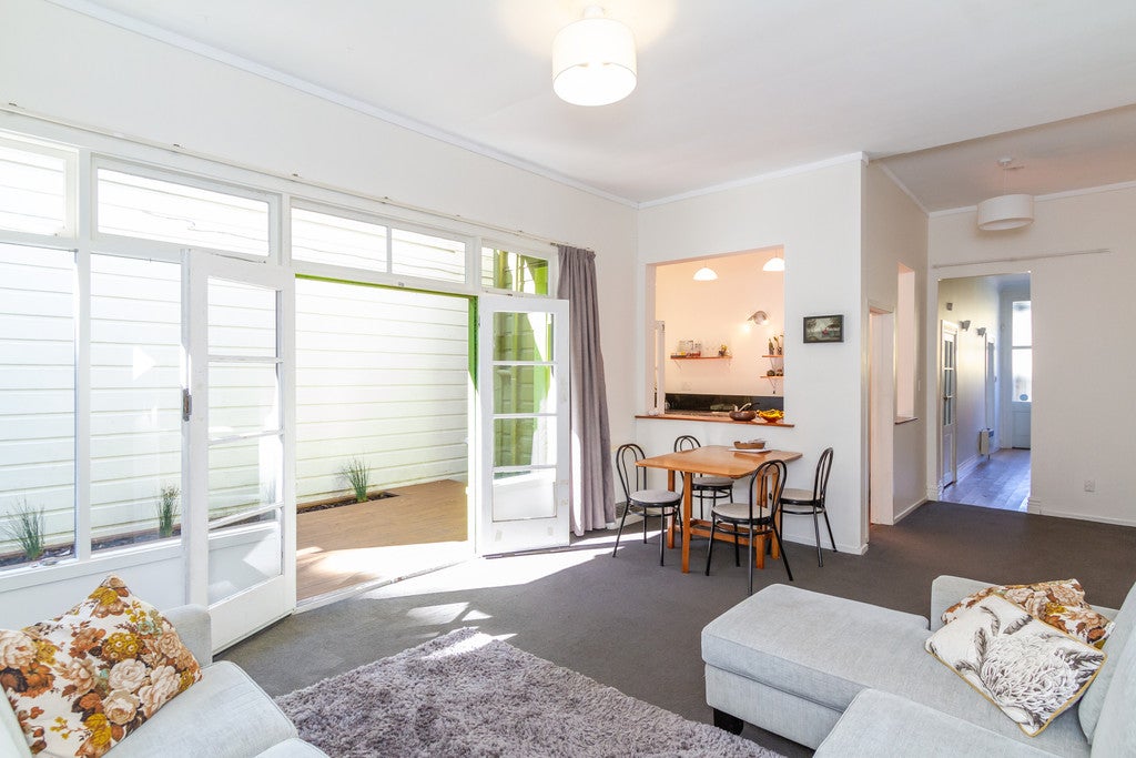 10 Russell Terrace, Newtown, Wellington - Carousel 1