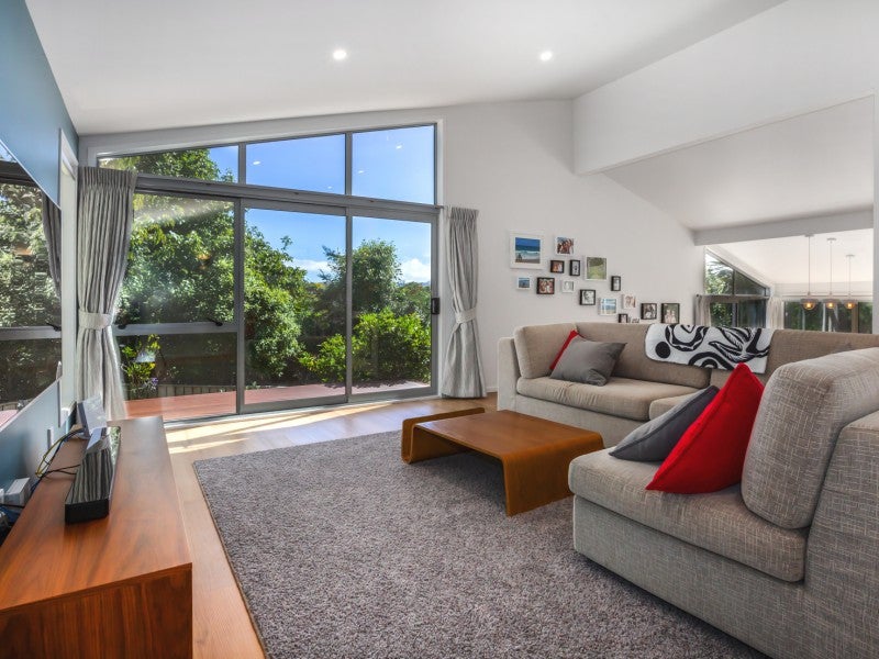3 Keel Place, Whitby, Porirua - Carousel 2