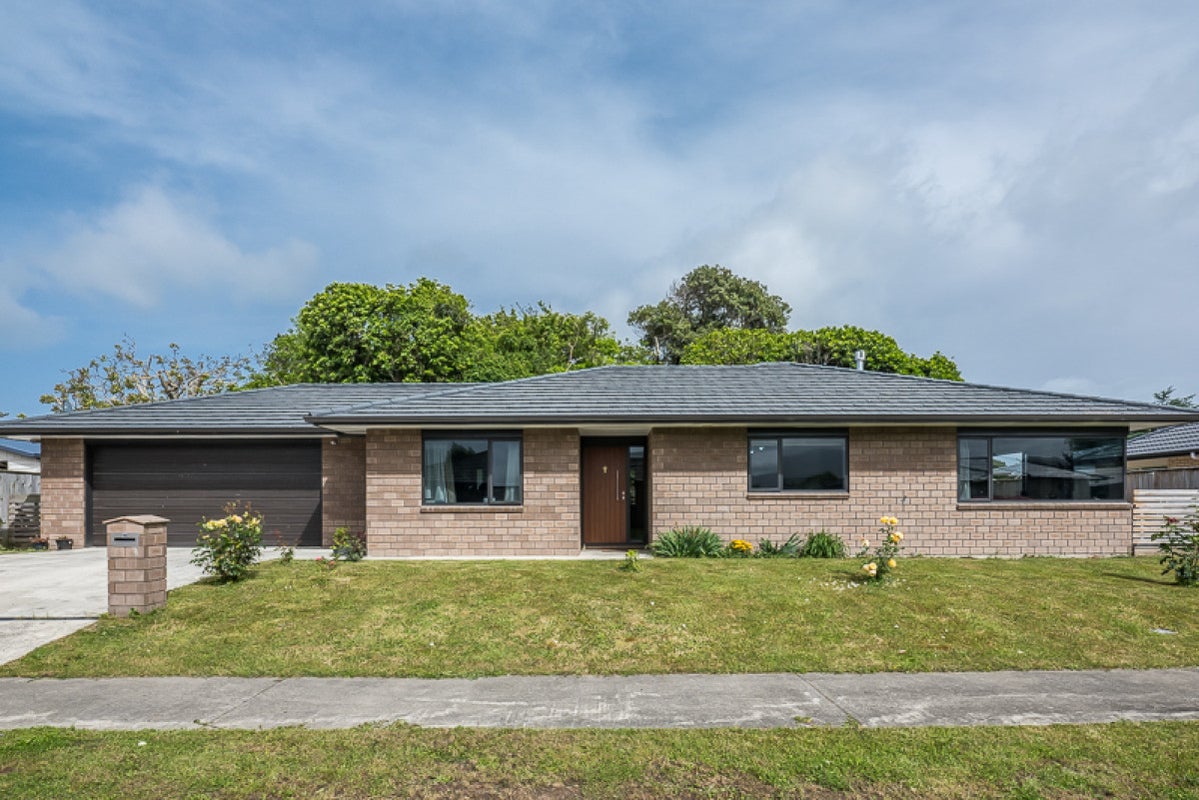 14 Dal Din Drive, Otaki - Carousel 1