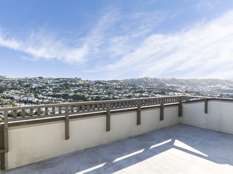 42 Pelorous Street, Paparangi, Wellington - Carousel 2