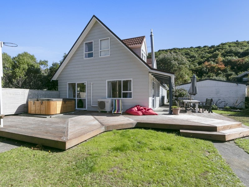 42 McGowan Road, Wainuiomata, Lower Hutt - Carousel 1