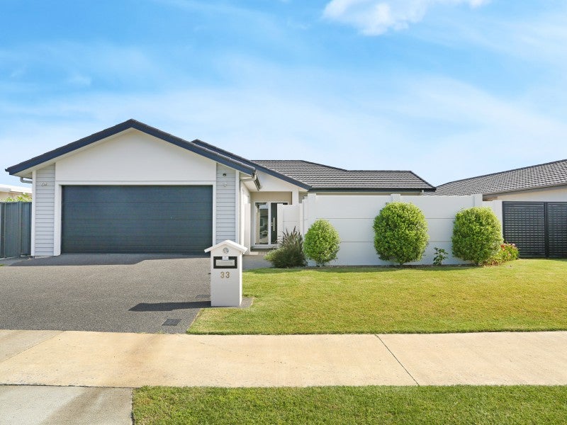 33 Kapiti Drive, Poraiti, Napier - Carousel 1