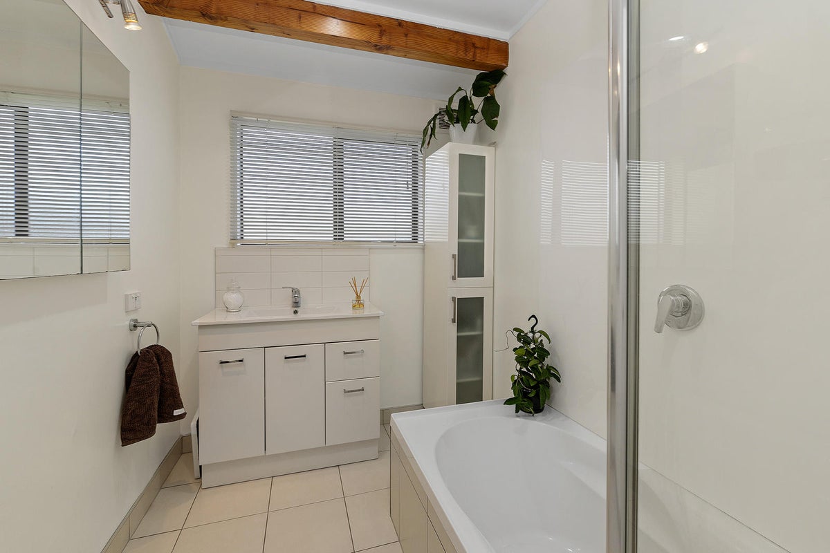 1/29 Tirimoana Road, Te Atatu South, Auckland - Carousel 14