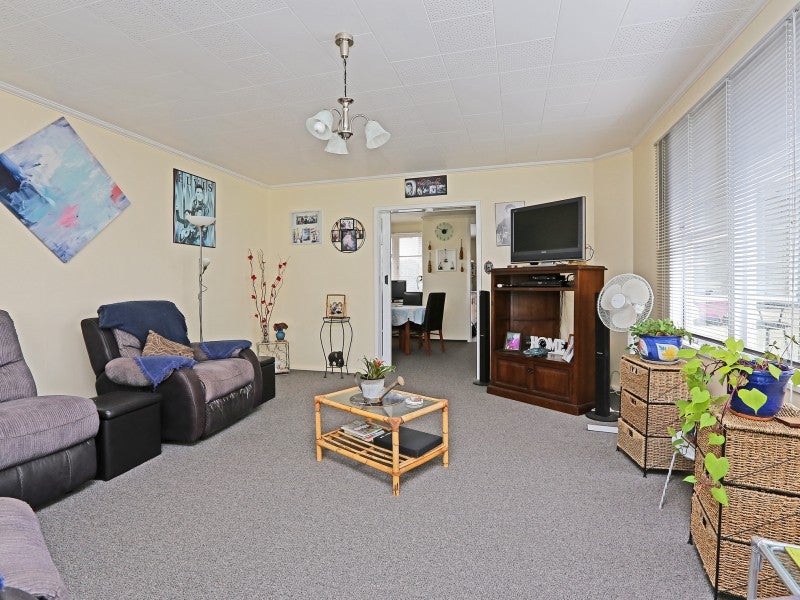 614 Grove Road, Mayfair, Hastings - Carousel 2