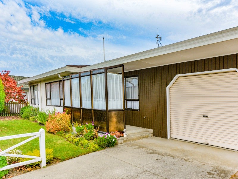 828 Southampton Street West, Saint Leonards, Hastings - Carousel 1