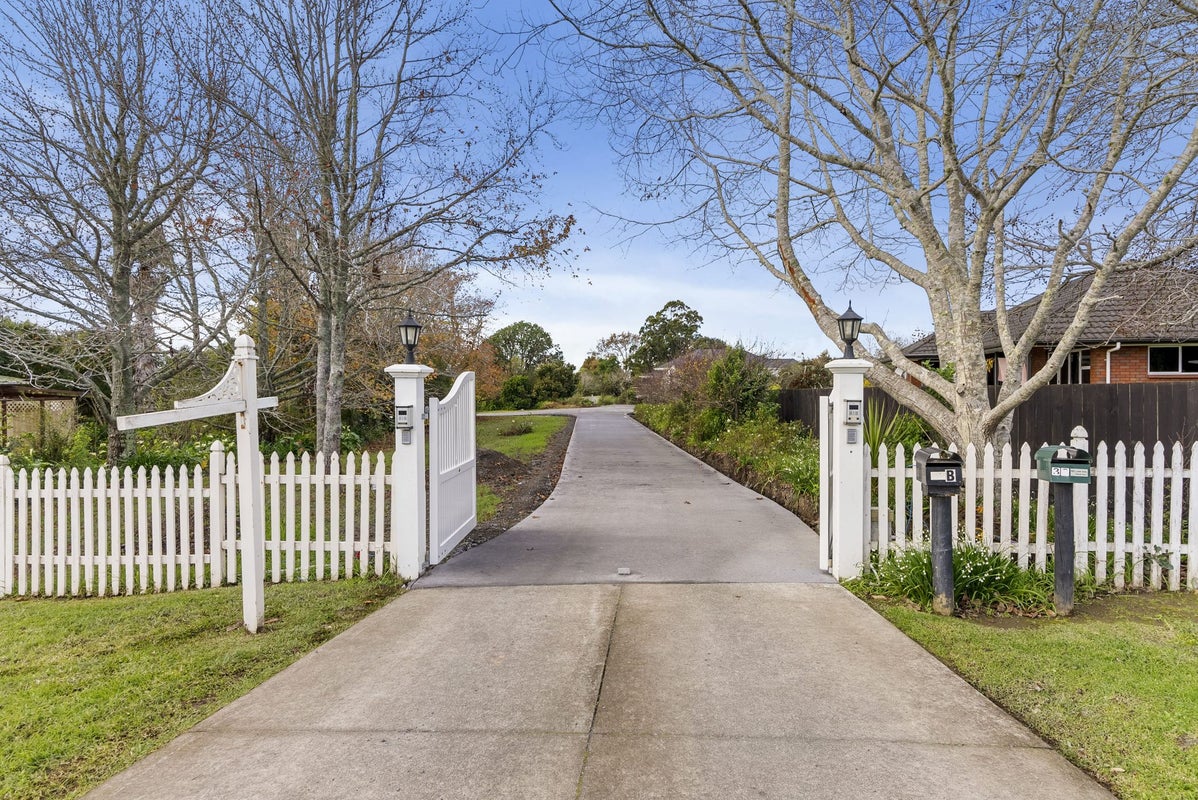 33B Bell Road, Beachlands, Auckland - Carousel 1