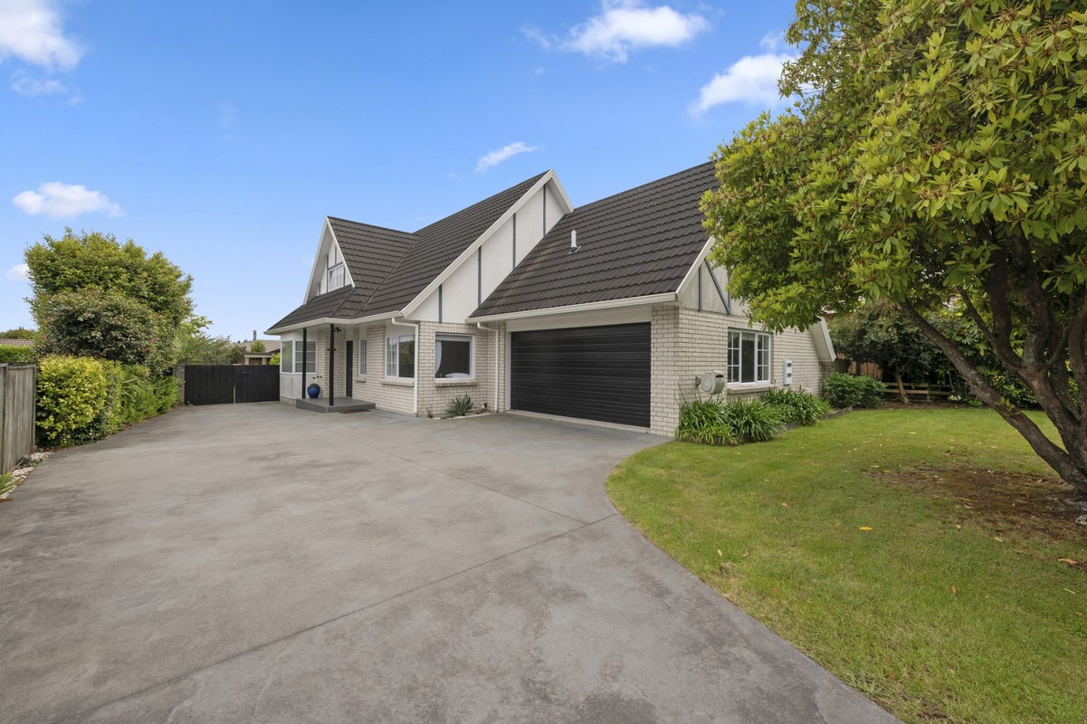 8 Warwick Drive, Lynmore, Rotorua - Carousel 1