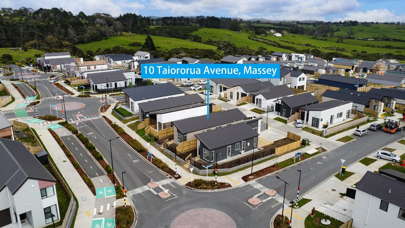 10 Taiororua Avenue, Massey, Auckland - Carousel 18