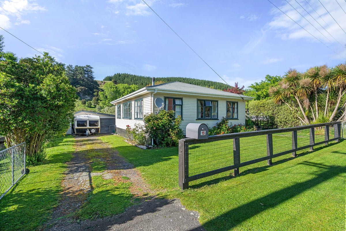 15 Blackhill Road, Tinui - Carousel 1